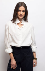 Crisp white blouse in 100% cotton with an elegant stand-up collar, button-down front and relaxed fit – Volange Paris, Parisian fashion in Sydney (Mosman, Paddington and Bronte) or Australia-wide online.