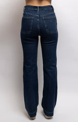 Dark denim high-rise jeans with a straight-leg fit, front patch pockets and comfortable stretch – Volange Paris, Parisian fashion in Sydney (Mosman, Paddington and Bronte) or Australia-wide online.