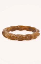 Toffee twisted resin bangle, French design – Parisian elegance by Volange Paris.