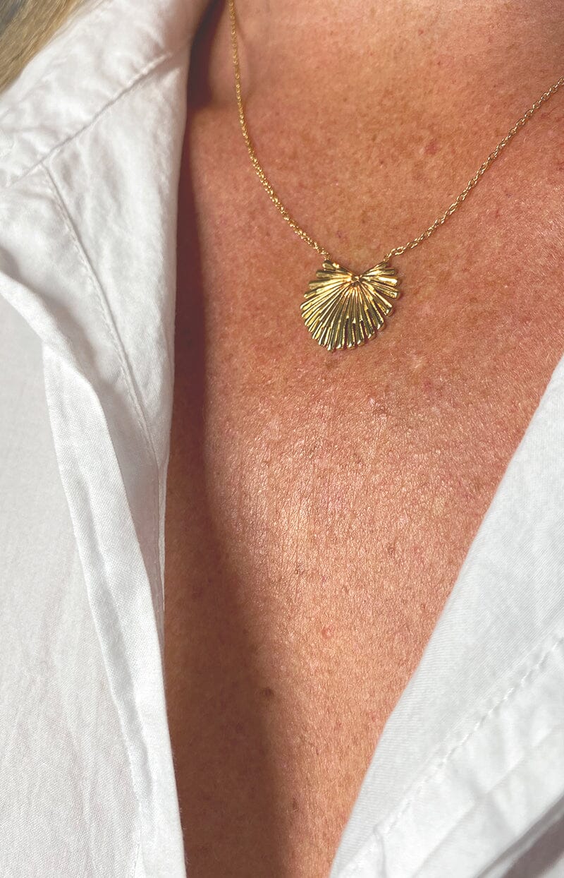 GOLDEN NECKLACE WITH PALM PENDANT - VOLANGE PARIS