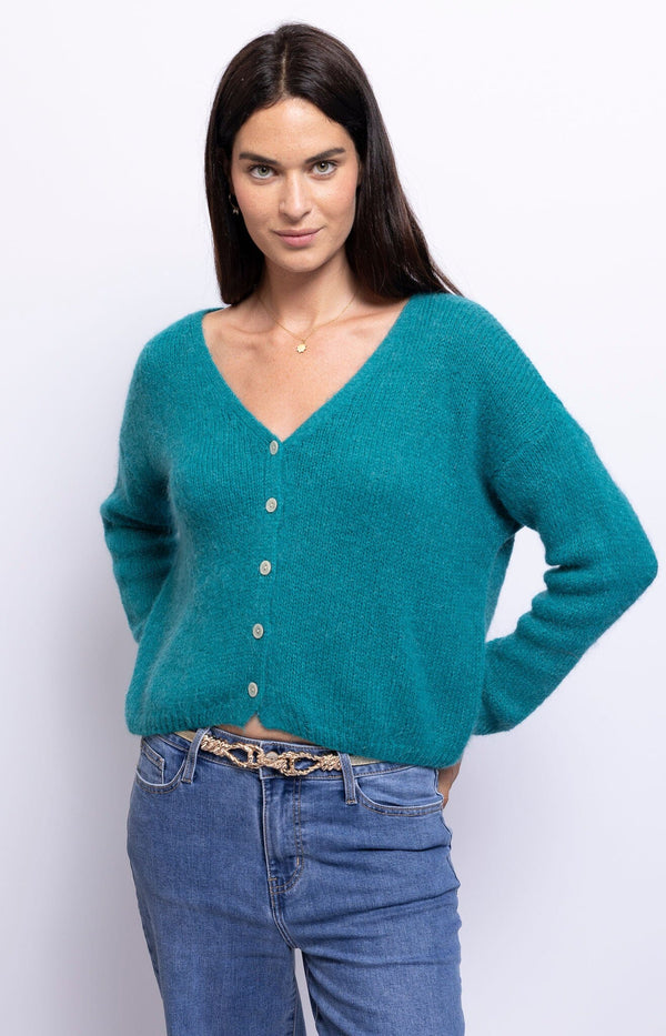 Green Candice cardigan with a relaxed fit and soft texture, offering cozy layering for effortless autumn style – French fashion by Volange Paris.
