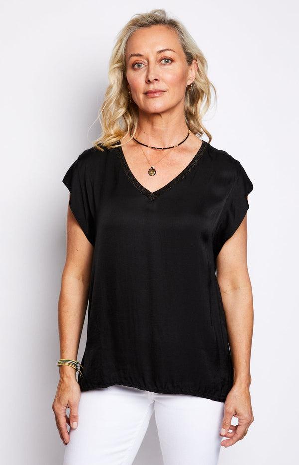 BLACK TOP V-NECK SATIN