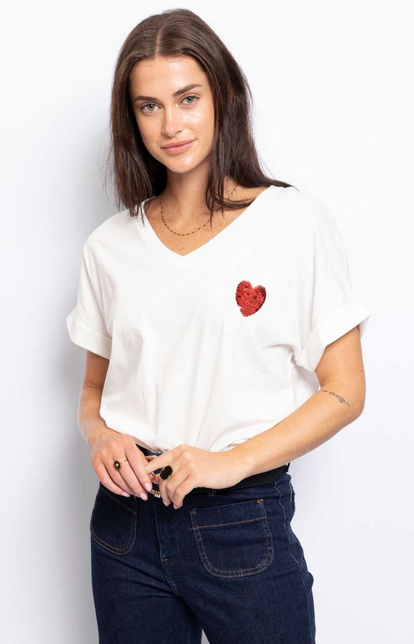 V-NECK COTTON T-SHIRT  CHARMING RED SEQUIN HEART DETAIL FRENCH FASHION - VOLANGE PARIS