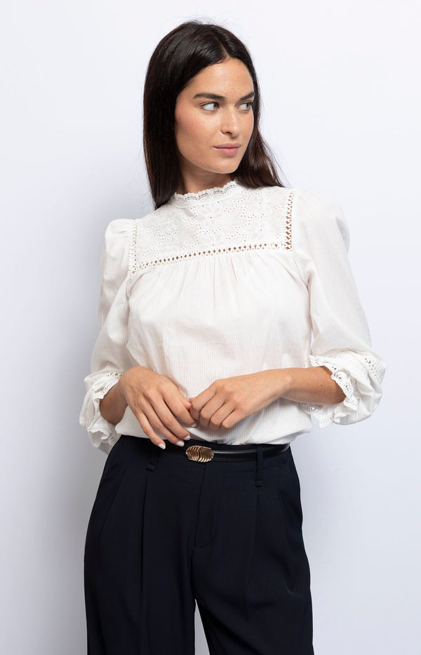 cotton blouse with a delicate design, lace for everyday elegance – French fashion - Volange Paris.
