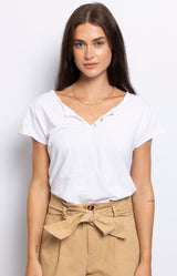 Classic white cotton Tunisien T-shirt with V-neck and three-button detail – Volange Paris, Parisian fashion in Sydney (Mosman, Paddington and Bronte) or Australia-wide online.