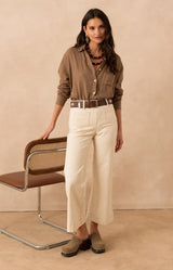 Cream high-waisted straight leg jeans in stretch cotton – Volange Paris, Parisian Fashion in Sydney (Mosman, Paddington and Bronte) or Australia-wide online.
