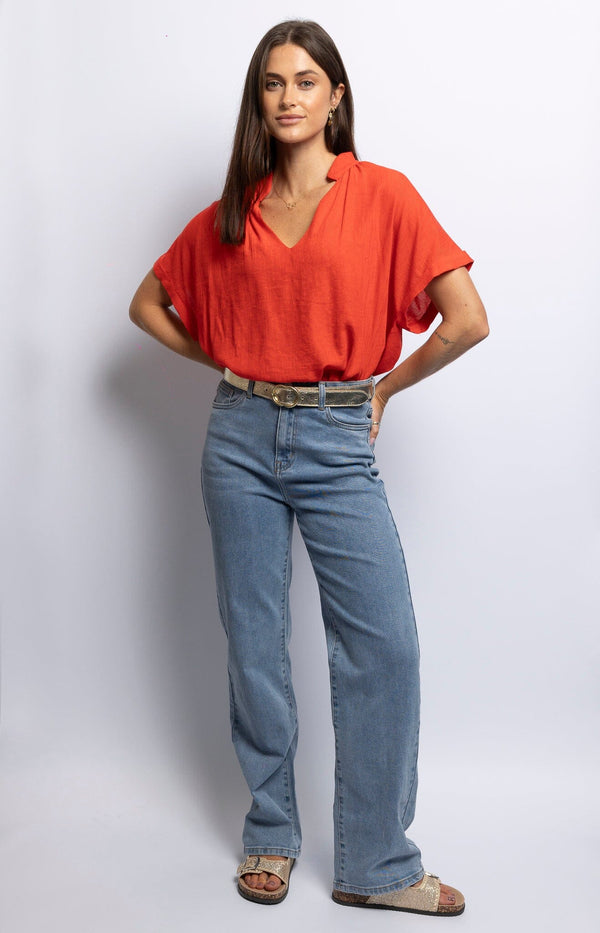 High-waist straight-leg denim jeans in light blue – Timeless French fashion essential from Volange Paris