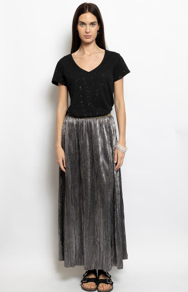 Metallic pleated maxi skirt with elastic waist and fluid drape – party outfit French fashion by Volange Paris.