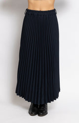 Flowing navy pleated midi skirt with elegant movement – Volange Paris, Parisian fashion in Sydney (Mosman, Paddington and Bronte) or Australia-wide online.