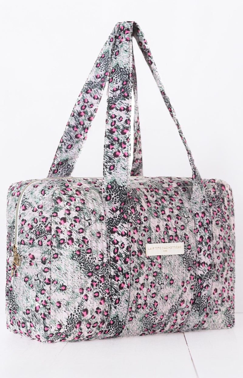 Quilted Block printed cotton weekender bag with zip closure and double handles – Parisian elegance by Volange Paris.