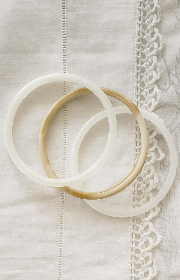 Set of three resin bangles in white and beige tones – Minimalist French accessories from Volange Paris