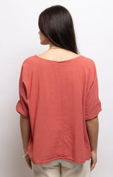 Sienna linen cotton top with a relaxed oversized fit, soft boat neckline and rolled sleeves for effortless everyday style – Volange Paris, Parisian fashion in Sydney (Mosman, Paddington and Bronte) or Australia-wide online.