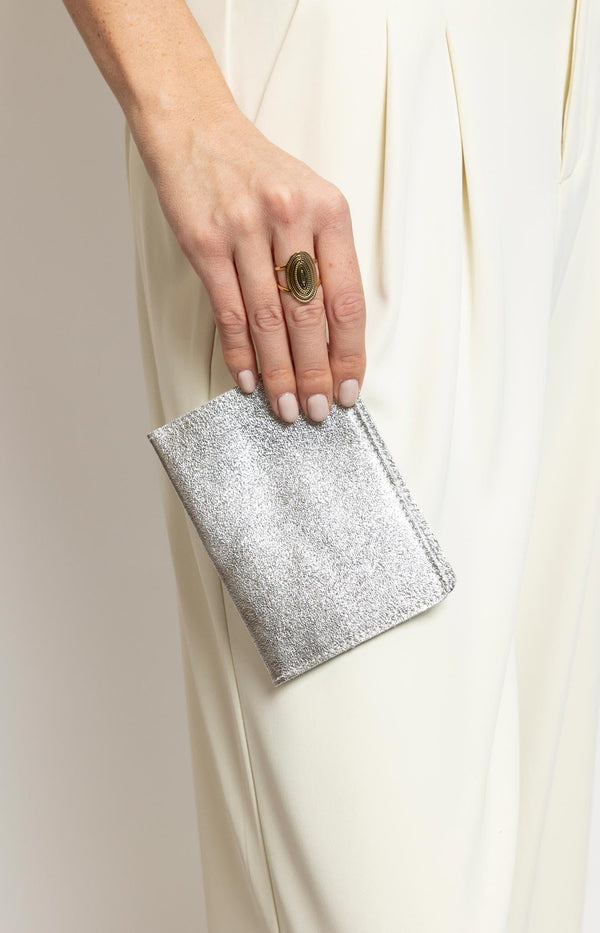Silver metallic leather passport holder with suede interior Made in Italy – Parisian elegance by Volange Paris.