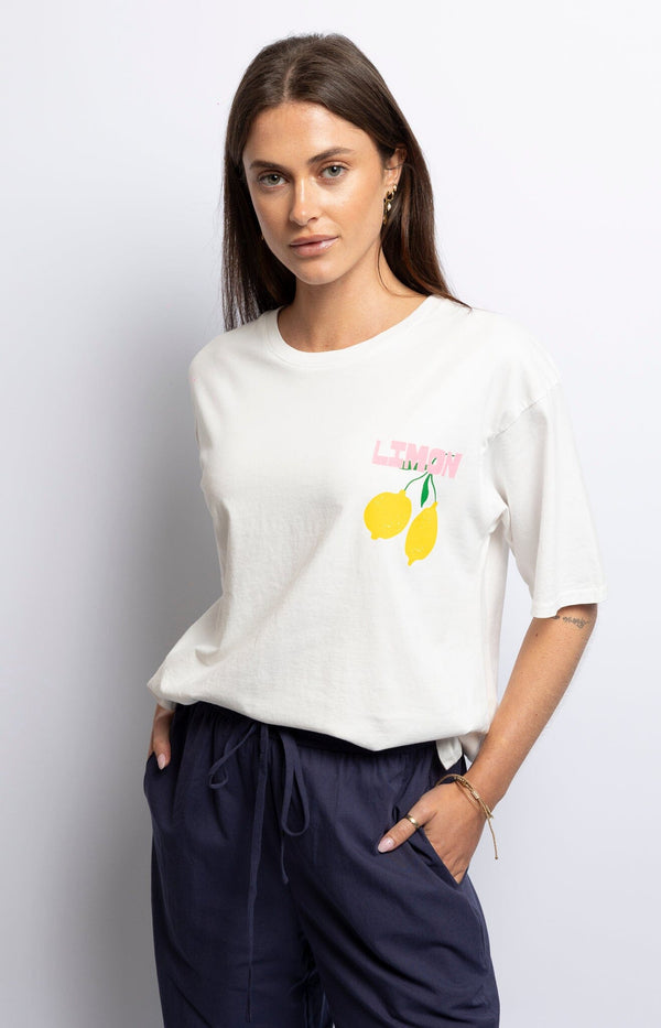 Yellow cotton T-shirt with a casual, relaxed fit – Playful French fashion from Volange Paris