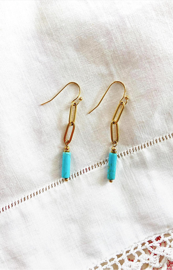 Elegant turquoise stone drop earrings with gold-plated links – French jewellery design from Volange Paris
