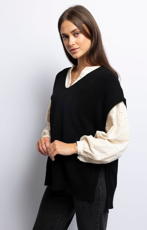 Navy sleeveless vest soft and comfortable chic with a relaxed fit – Elegant French fashion wardrobe essential from Volange Paris
