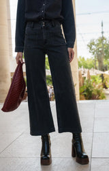 Washed black wide-leg jeans with high waist and patch pockets – Volange Paris, Parisian fashion in Sydney (Mosman, Paddington and Bronte) or Australia-wide online.