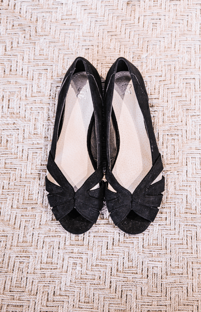 Volange PEEP TOE FLATS BLACK