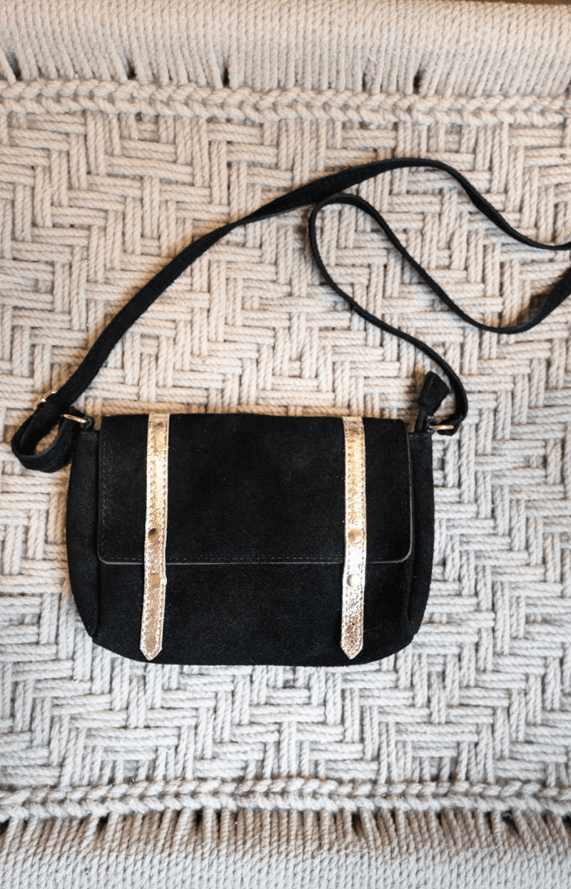 Sasha black sales quilted shoulder bag